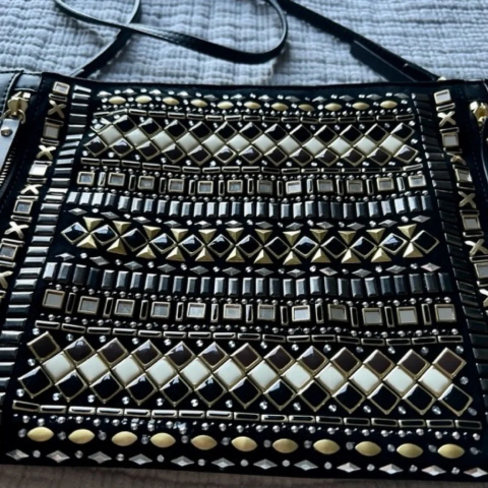 Vince Camuto crossbody clutch purse - Picture 5 of 7